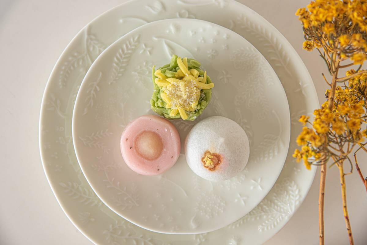 Miyama Wildflower Float Relief Plate