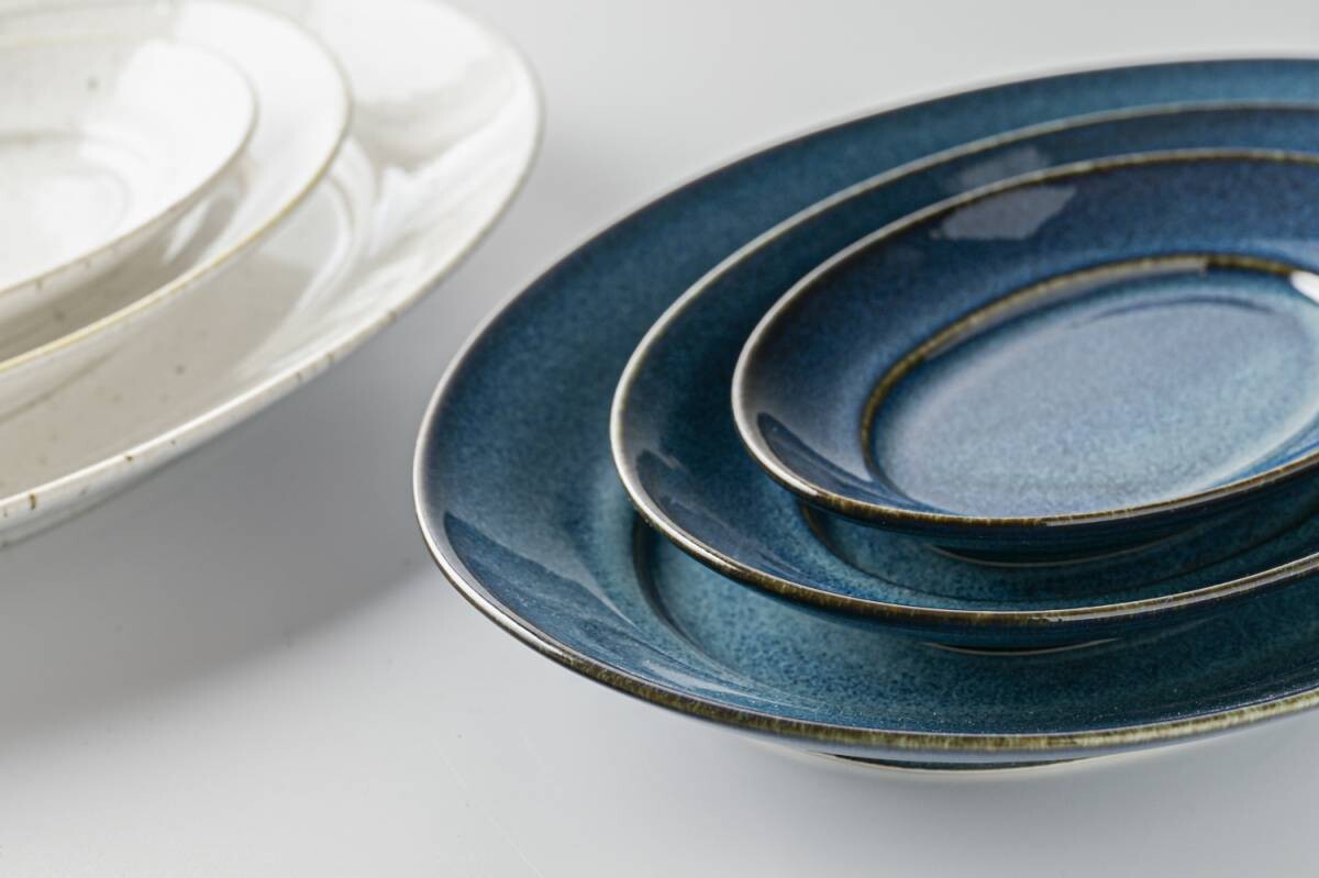 Miyama "cadre" oval plate, indigo blue glaze