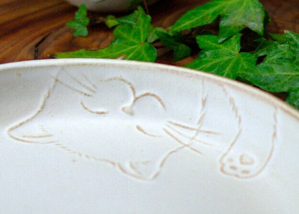 Mashiko Ware Cute Cat Round Plate, Wakasama Pottery