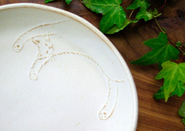 Mashiko Ware Cute Cat Round Plate, Wakasama Pottery