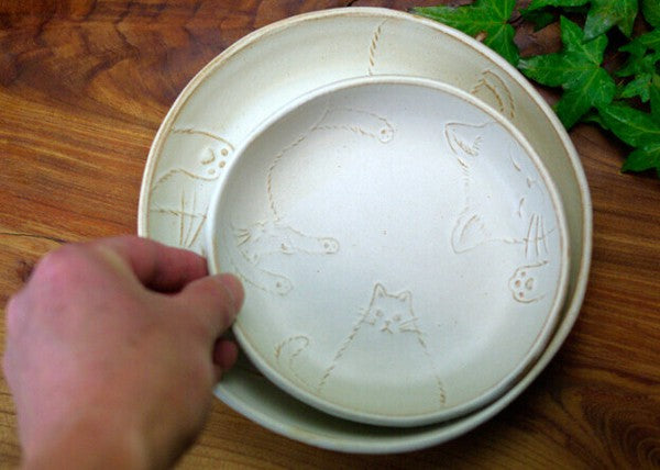 Mashiko Ware Cute Cat Round Plate, Wakasama Pottery