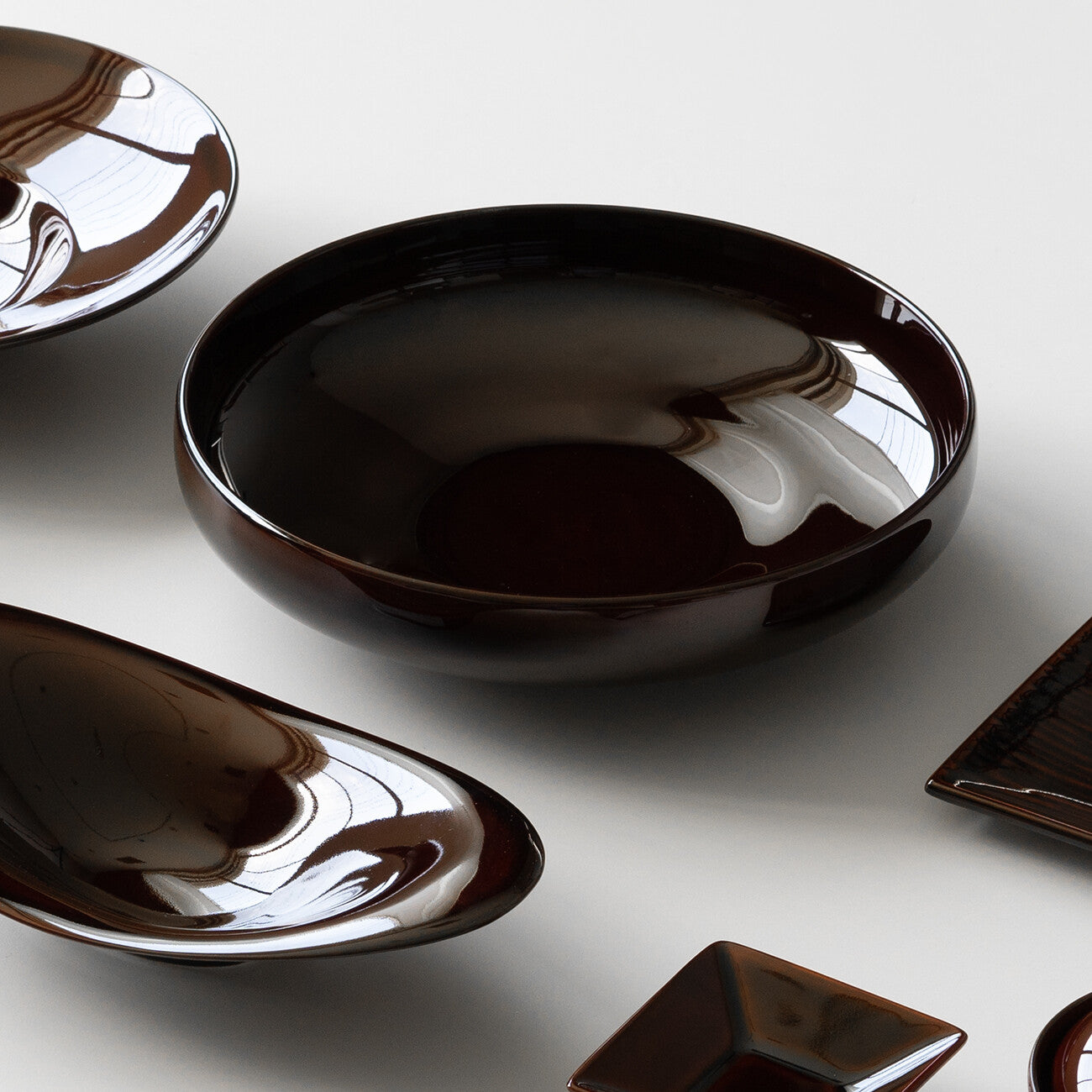 NIKKO Glossy Brown Pasta Bowl