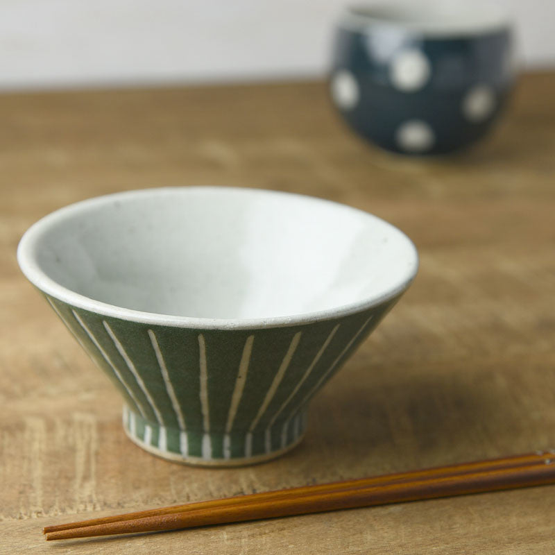 Handmade Fuji Mountain Shape and Tokusa Pattern Minoware Rice Bowl