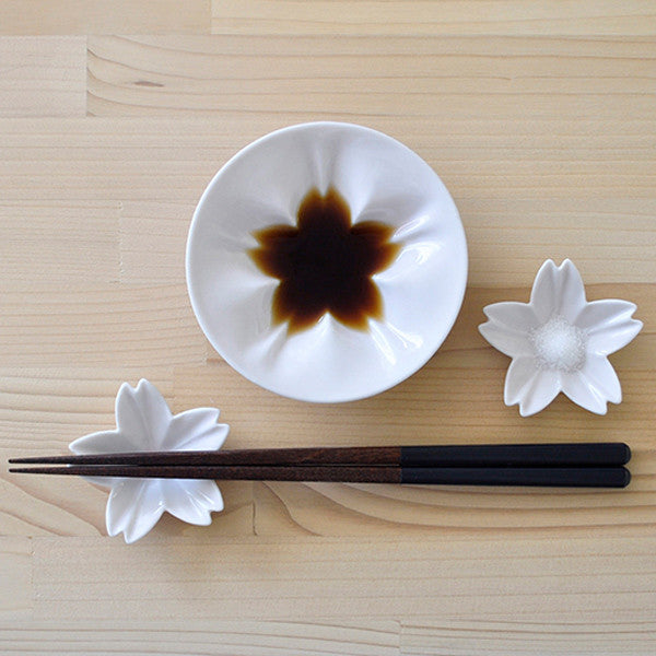 Kutaniware "hiracle" Sakura Sauce Plate and Chopstick Rest Set