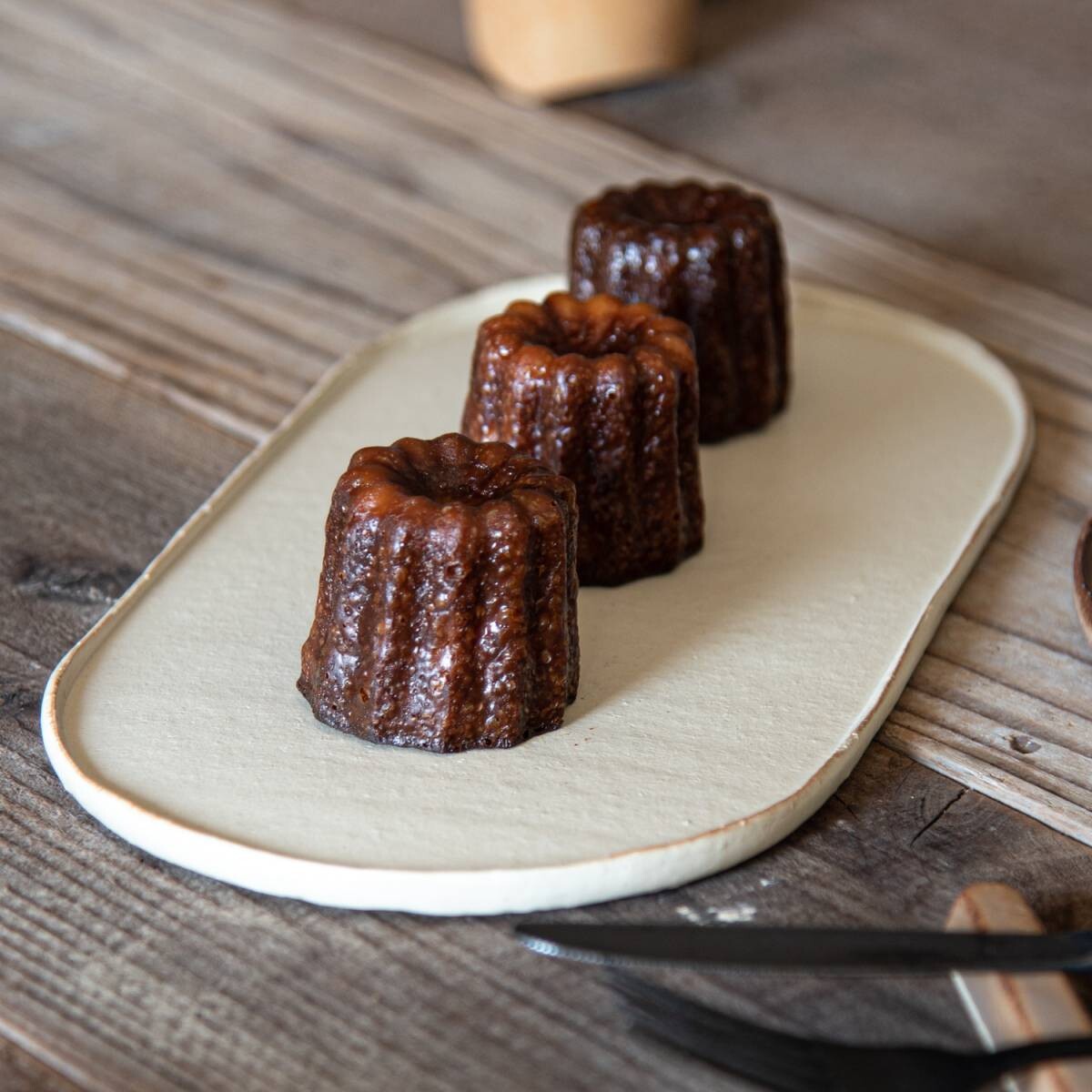 JYUZAN Branche 32cm Oval Plate - Vanilla