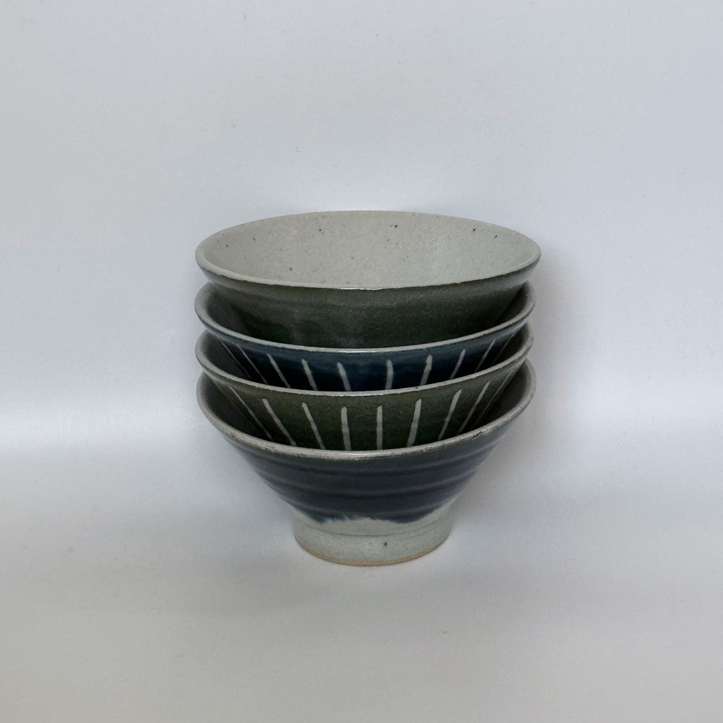 Handmade Fuji Mountain Shape and Tokusa Pattern Minoware Rice Bowl