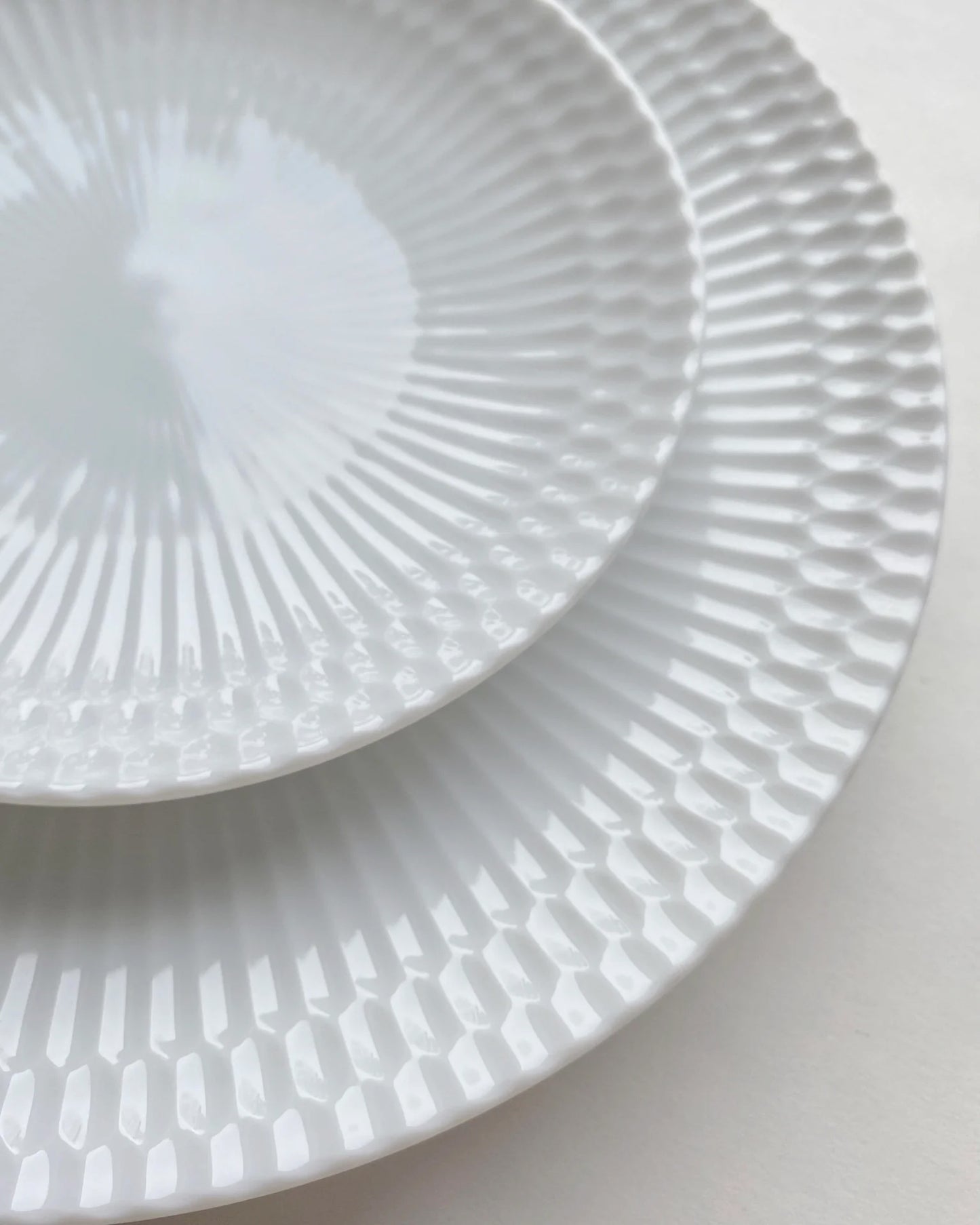 Oda Pottery SAZANAMI "Ripple" series plate, White