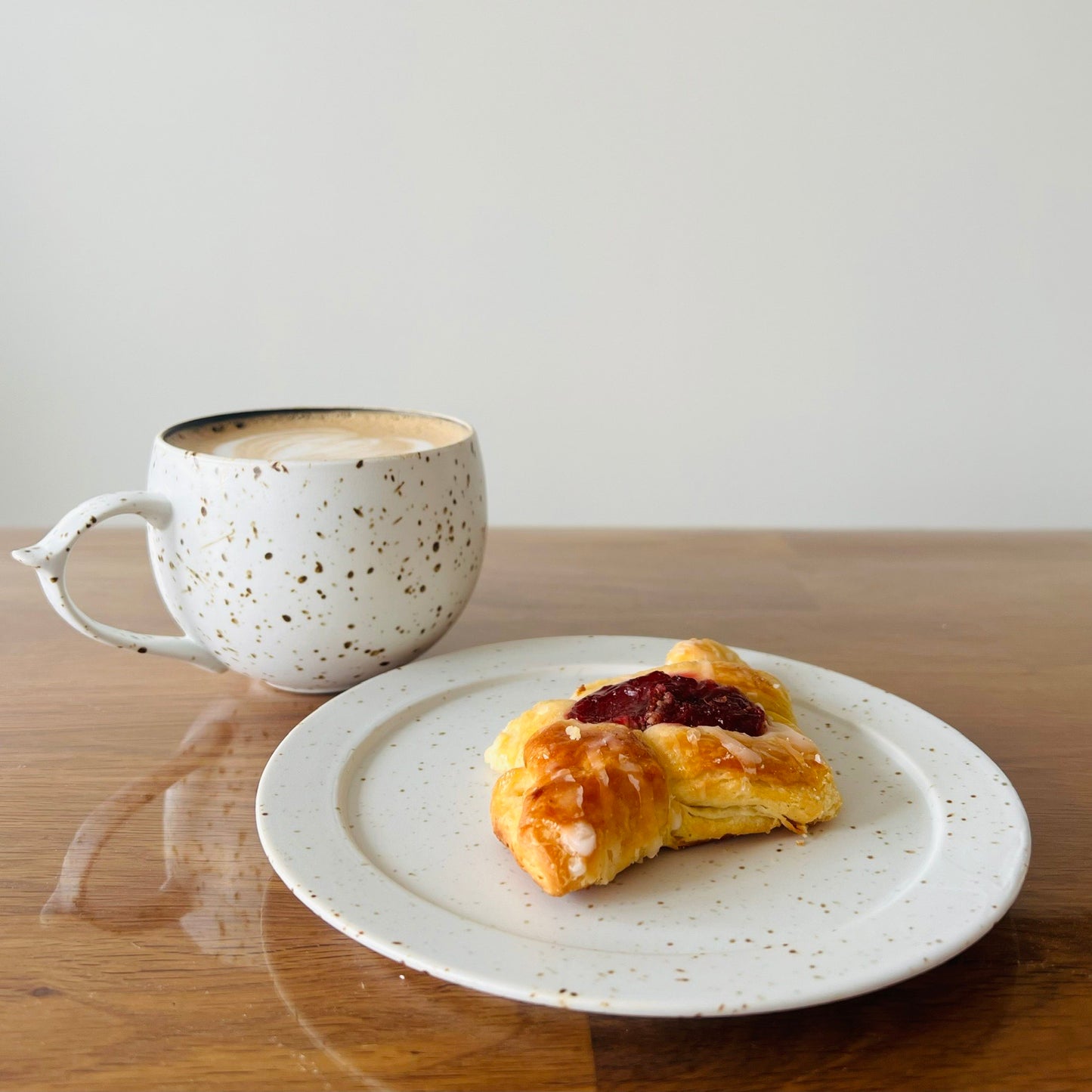 Aritaware B&W Sabi Series cafe au lait Mug and Plate