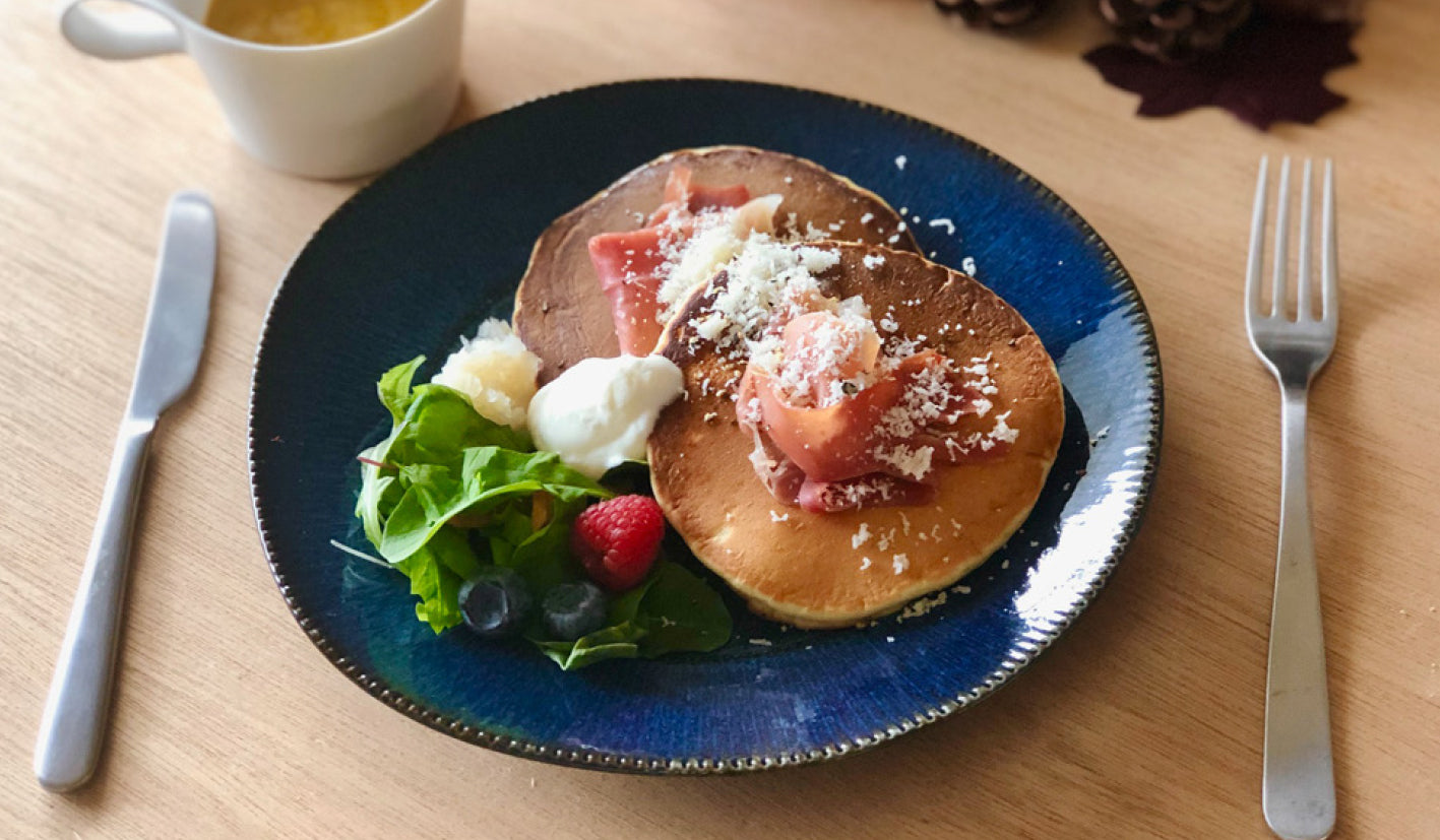 Miyama "cadre" round dinner plate, indigo blue glaze