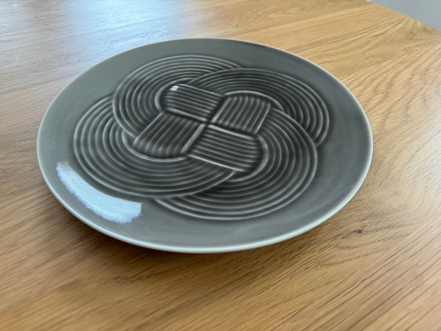 Oda Pottery Musubi 25.5cm Plate, Dark Grey