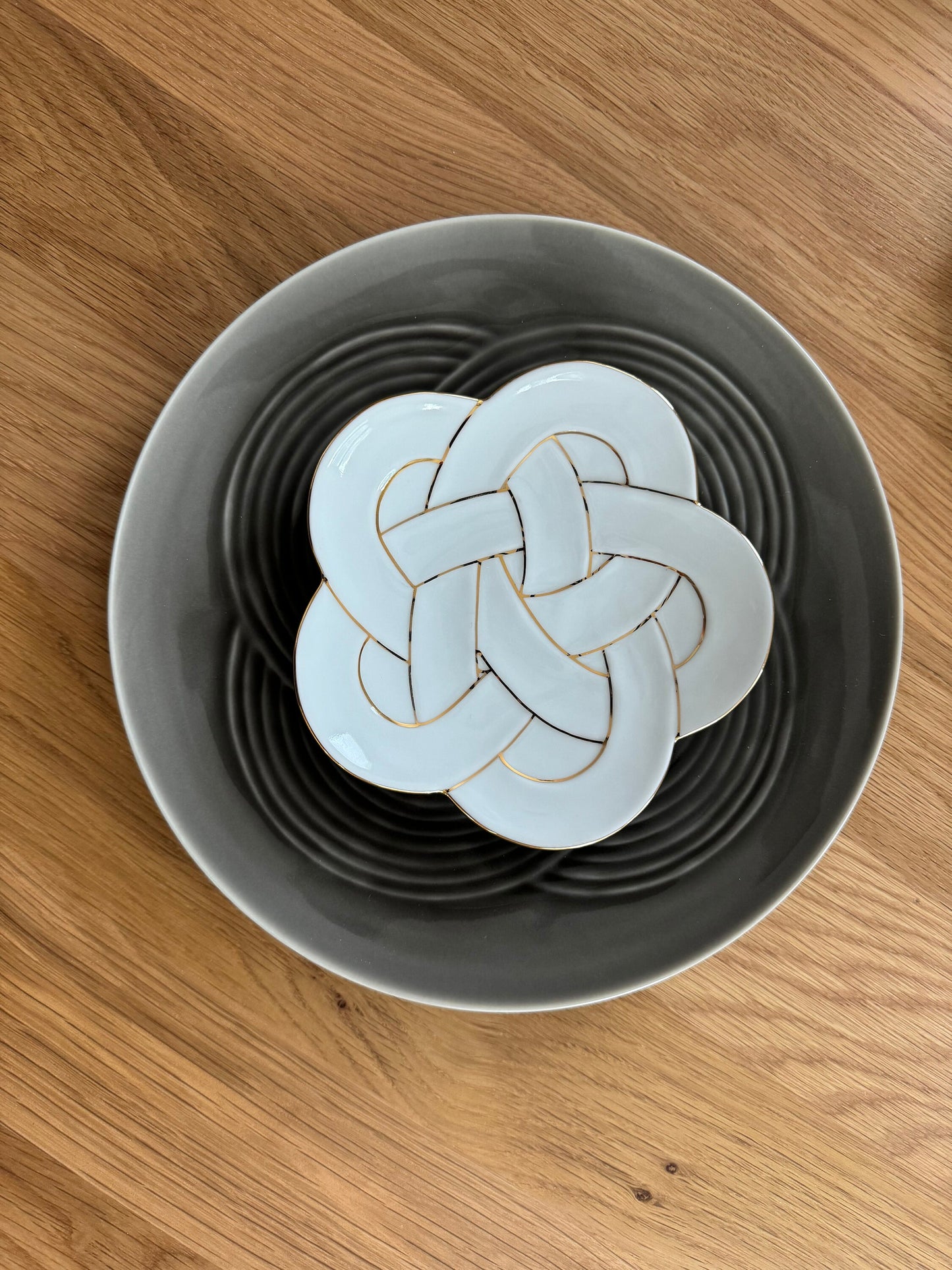 Oda Pottery Musubi 25.5cm Plate, Dark Grey
