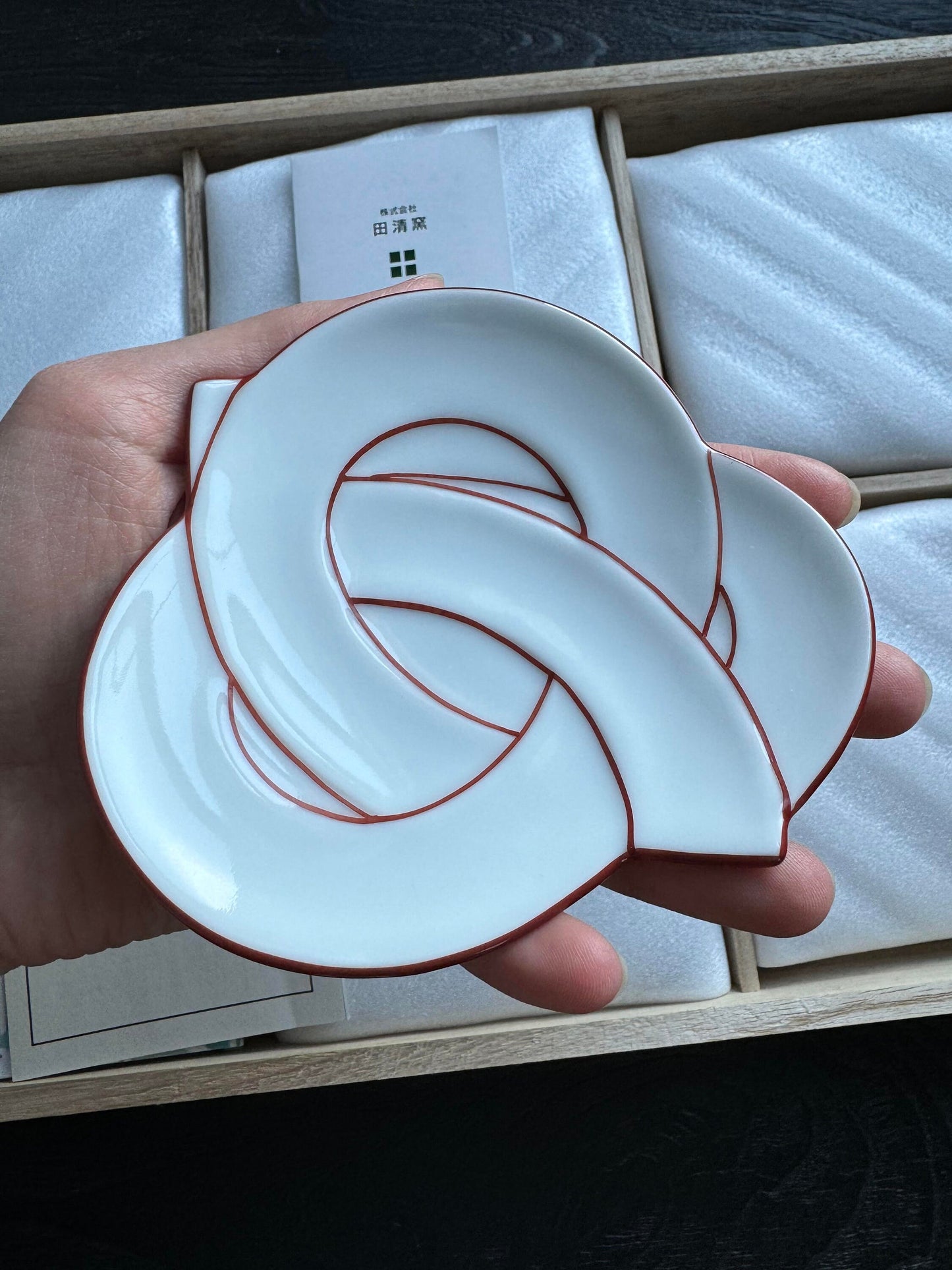 Arita Ware "Musubi"(Knot Series) Small Plate - Taseigama田清窯(Assortment Set of 6 with Gift Package)