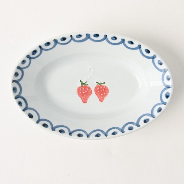 Arita Ware Strawberry Plate by TOKUSHICHI KILN 徳永製陶所 徳七窯