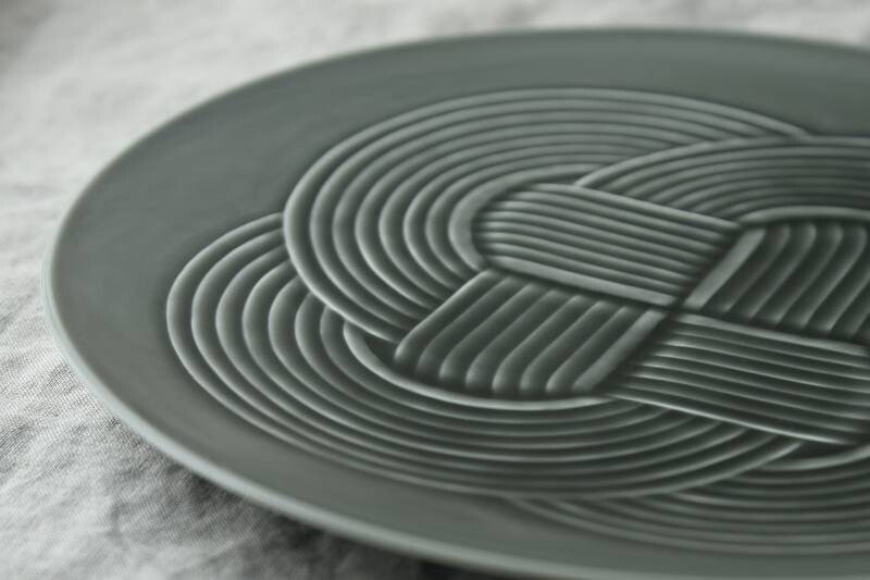 Oda Pottery Musubi 25.5cm Plate, Dark Grey