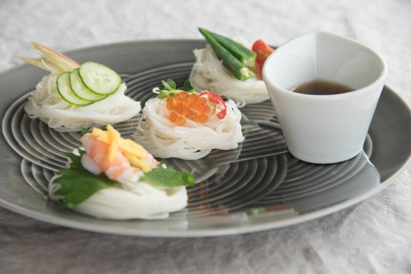 Oda Pottery Musubi 25.5cm Plate, Dark Grey