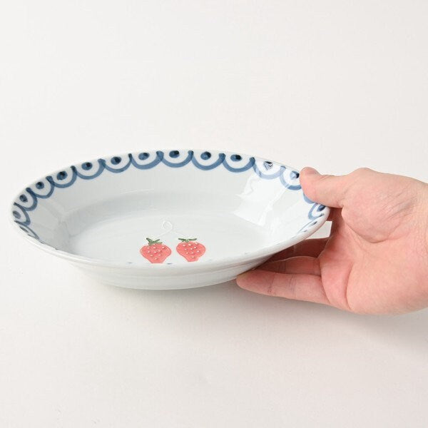 Arita Ware Strawberry Plate by TOKUSHICHI KILN 徳永製陶所 徳七窯