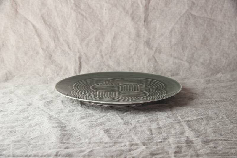 Oda Pottery Musubi 25.5cm Plate, Dark Grey