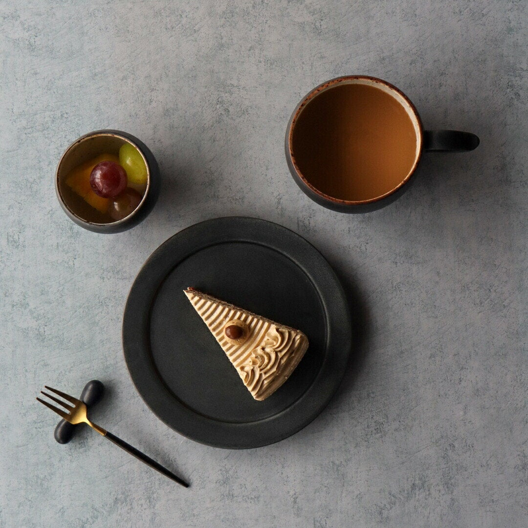 Aritaware B&W Sabi Series cafe au lait Mug and Plate