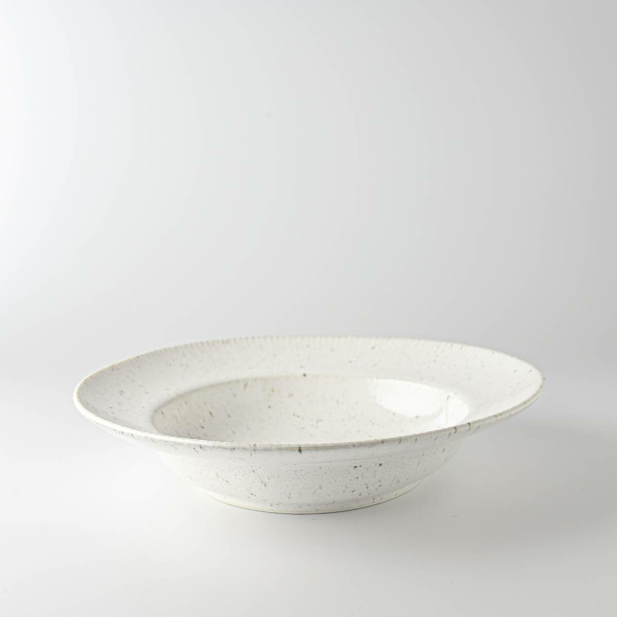 Miyama "cadre" coupe plate, white variegated glaze