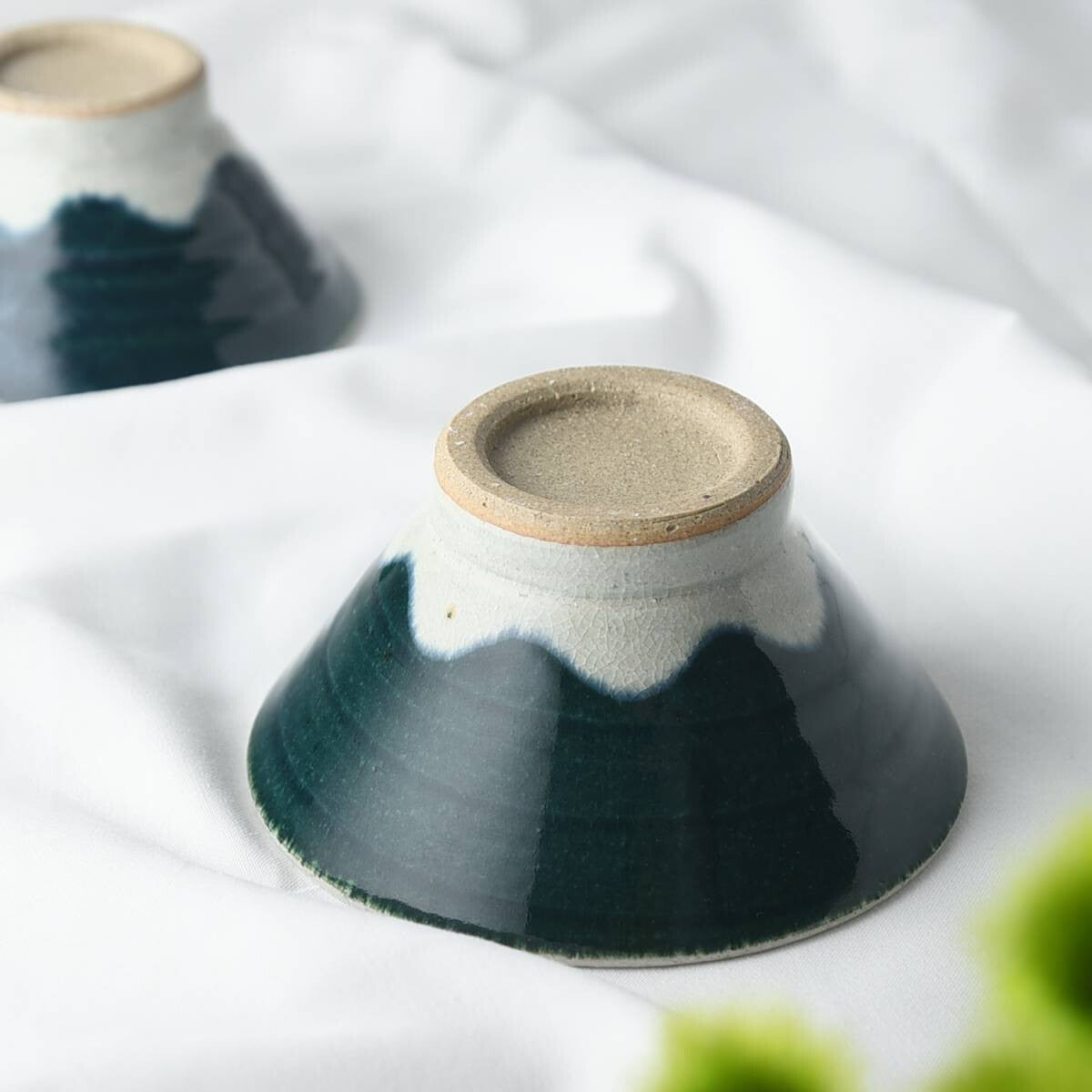 Handmade Fuji Mountain Shape and Tokusa Pattern Minoware Rice Bowl