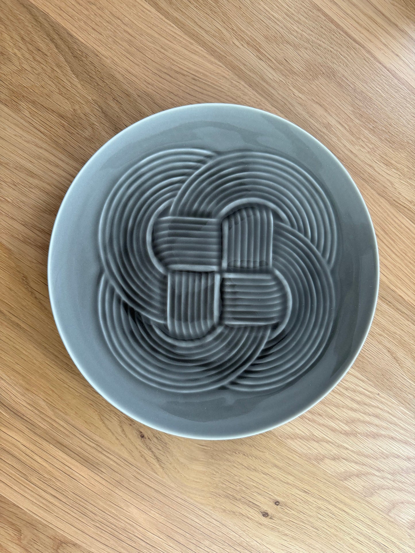 Oda Pottery Musubi 25.5cm Plate, Dark Grey