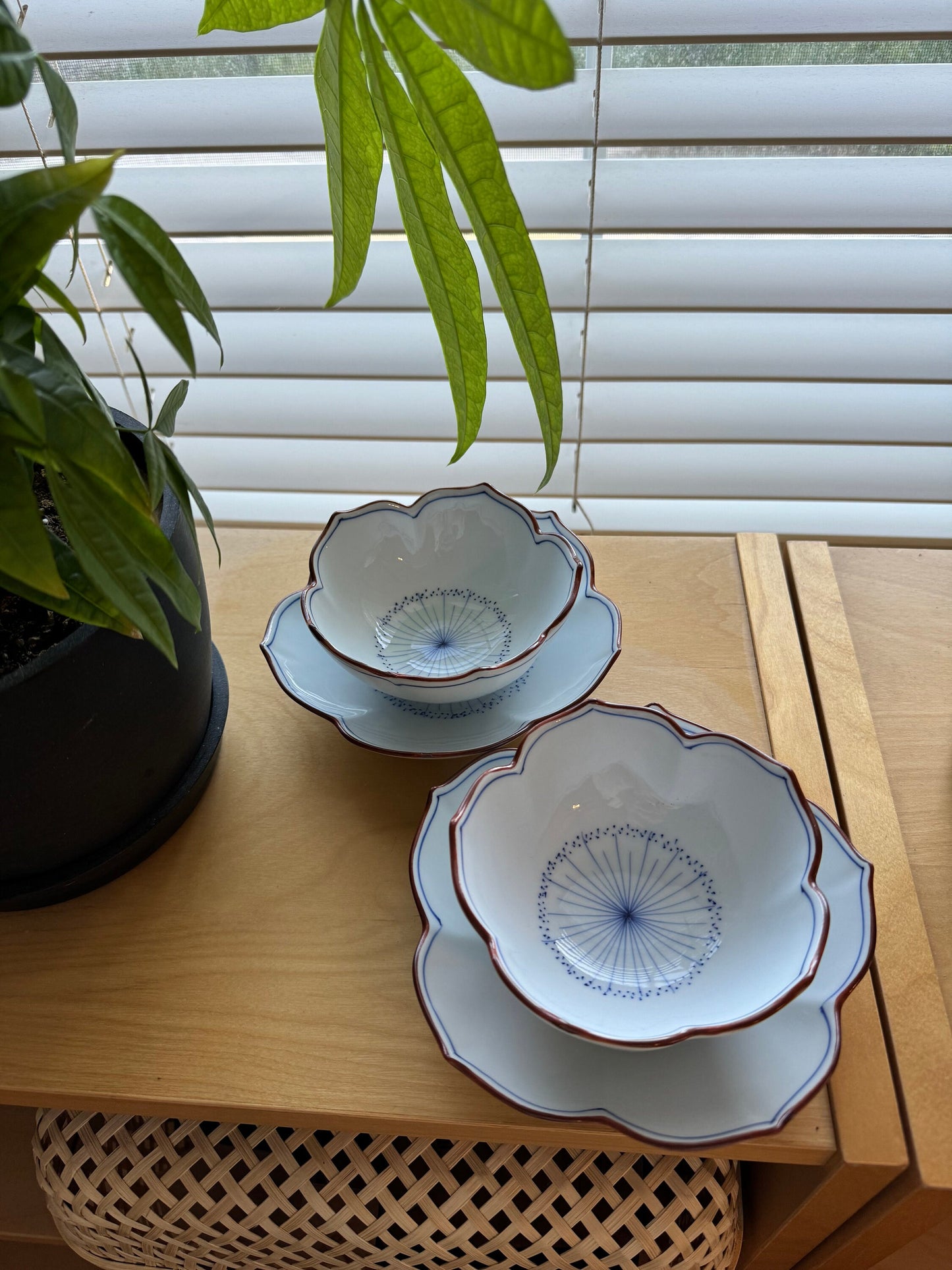 Koringama Chinese Bellflower Shape Japanese Small Bowl and Plate Set